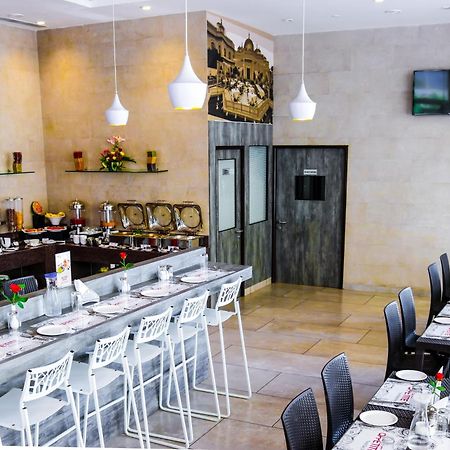 7 Apple Hotel, Vadodara Luaran gambar