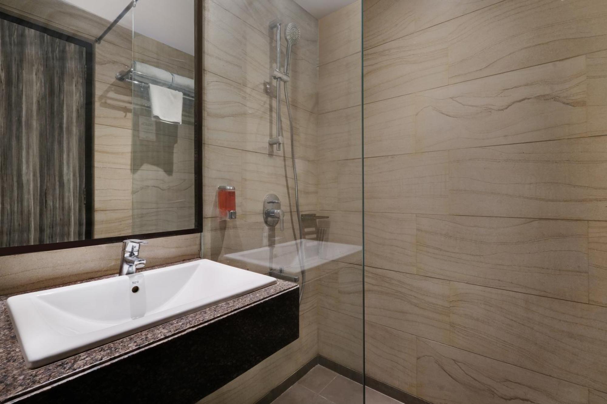 7 Apple Hotel, Vadodara Bilik gambar
