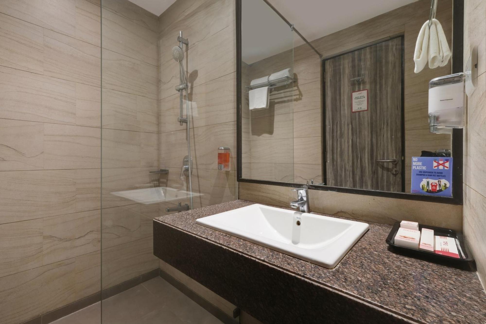 7 Apple Hotel, Vadodara Bilik gambar